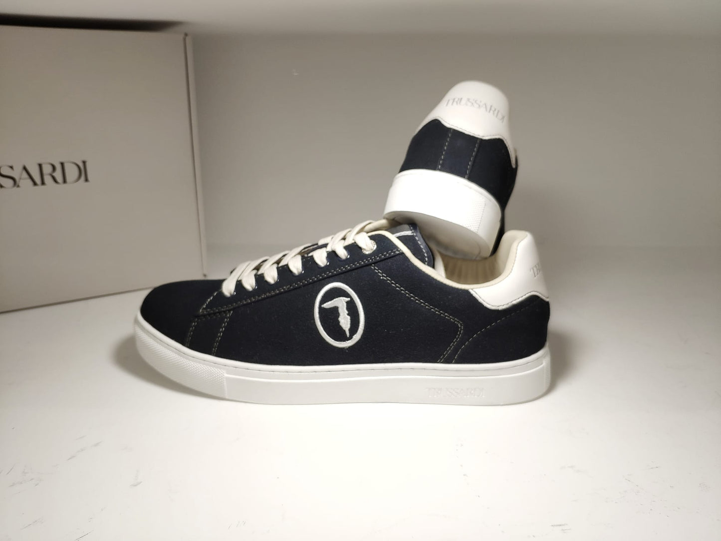 Sneaker Trussardi con patch monogram